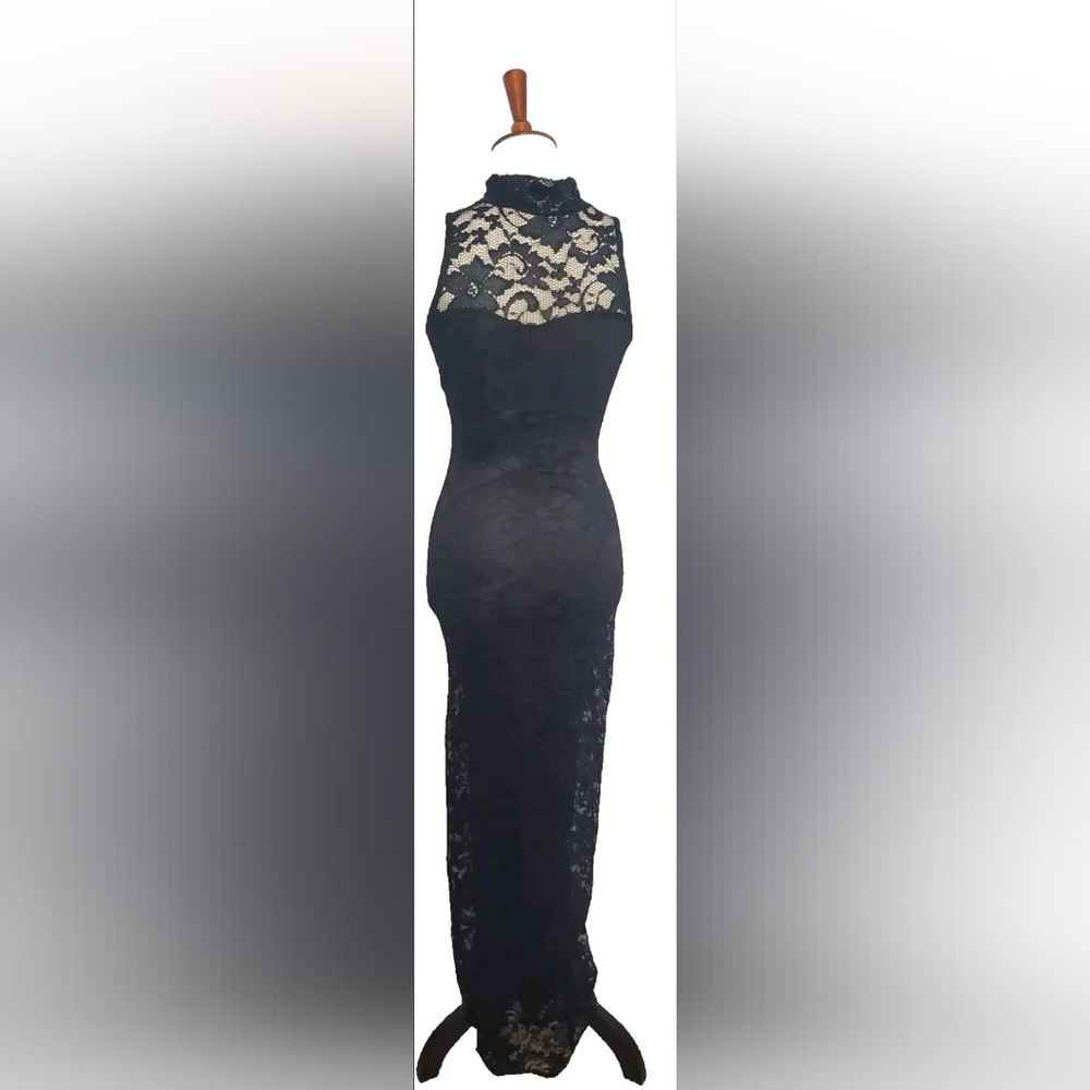 Pre-Loved Black Women’s Boohoo Mesh Long Dress Sleeveless Size 2